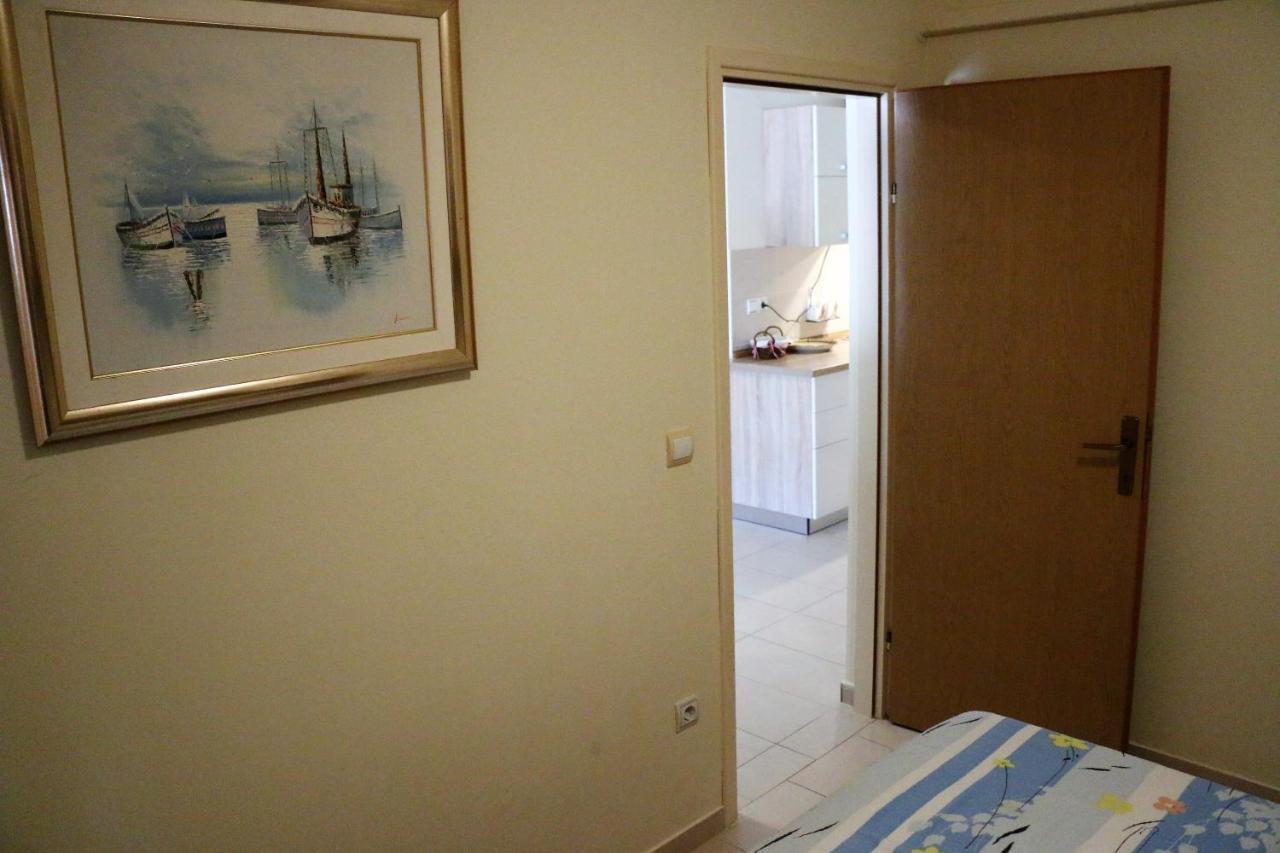 Apartments Vir Delfin Екстер'єр фото