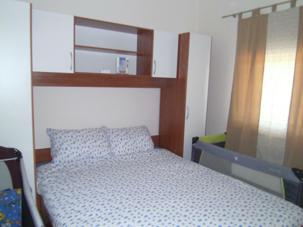 Apartments Vir Delfin Екстер'єр фото