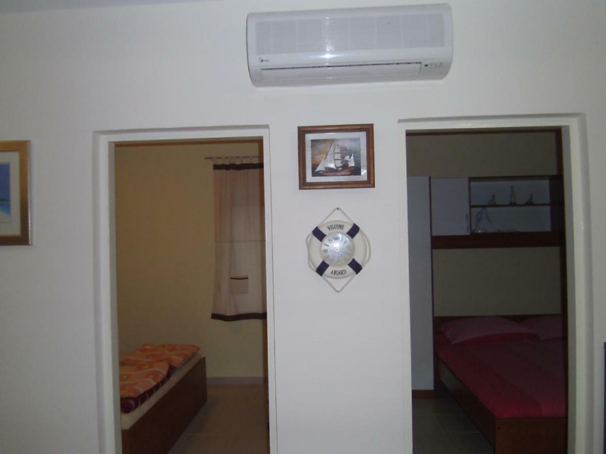 Apartments Vir Delfin Екстер'єр фото