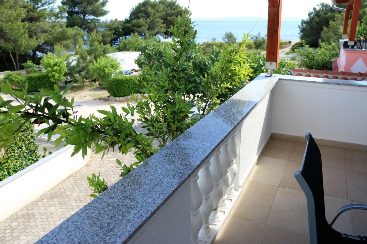 Apartments Vir Delfin Екстер'єр фото