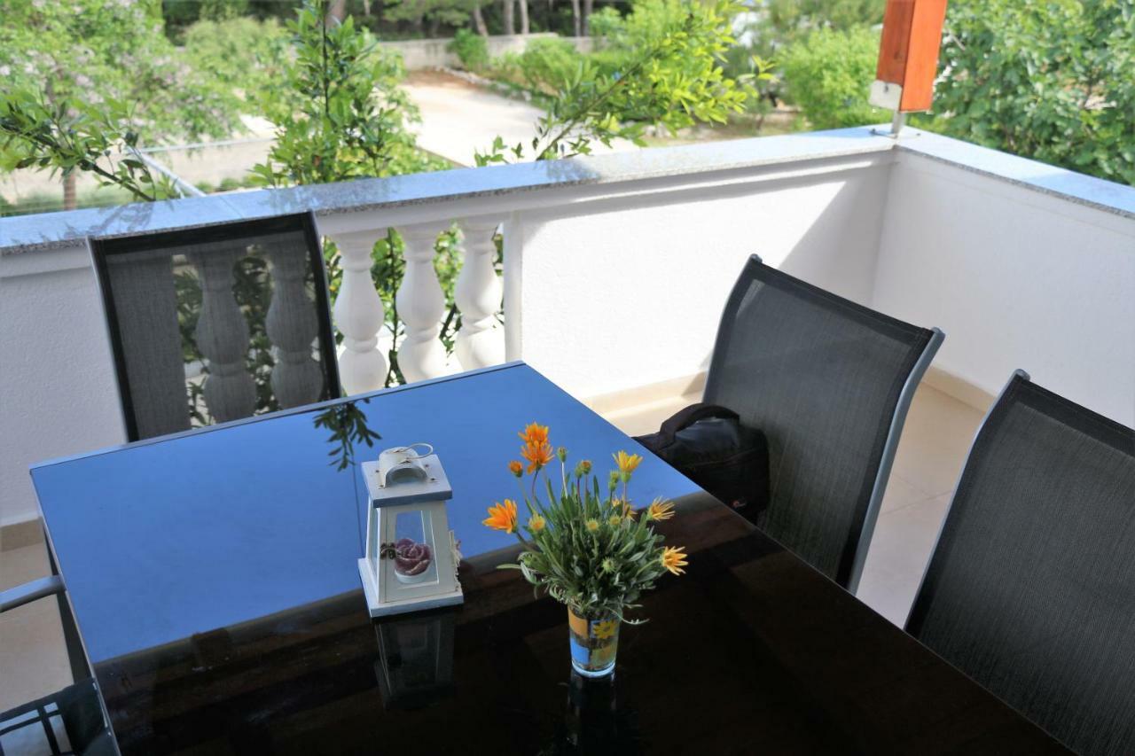 Apartments Vir Delfin Екстер'єр фото