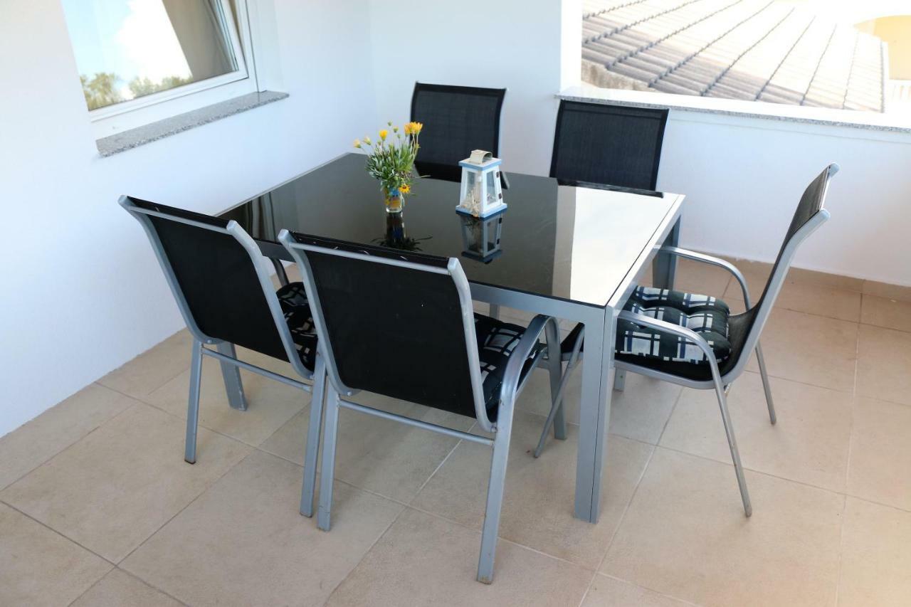 Apartments Vir Delfin Екстер'єр фото