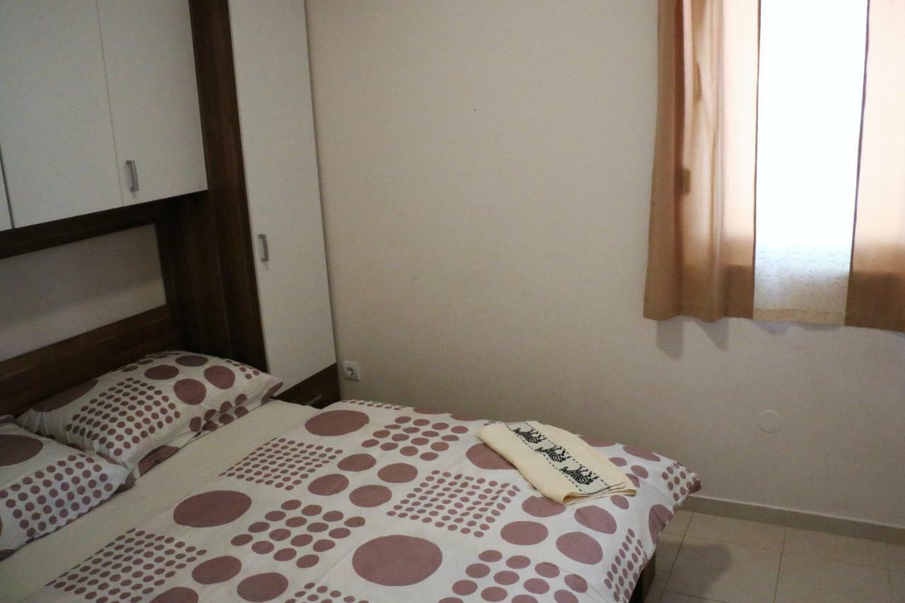 Apartments Vir Delfin Екстер'єр фото