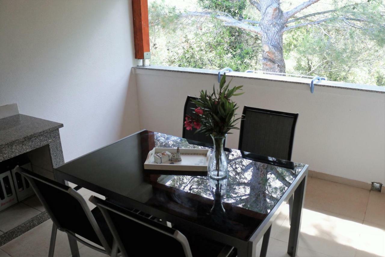 Apartments Vir Delfin Екстер'єр фото