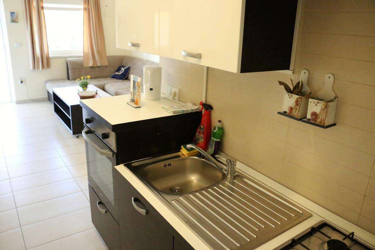 Apartments Vir Delfin Екстер'єр фото